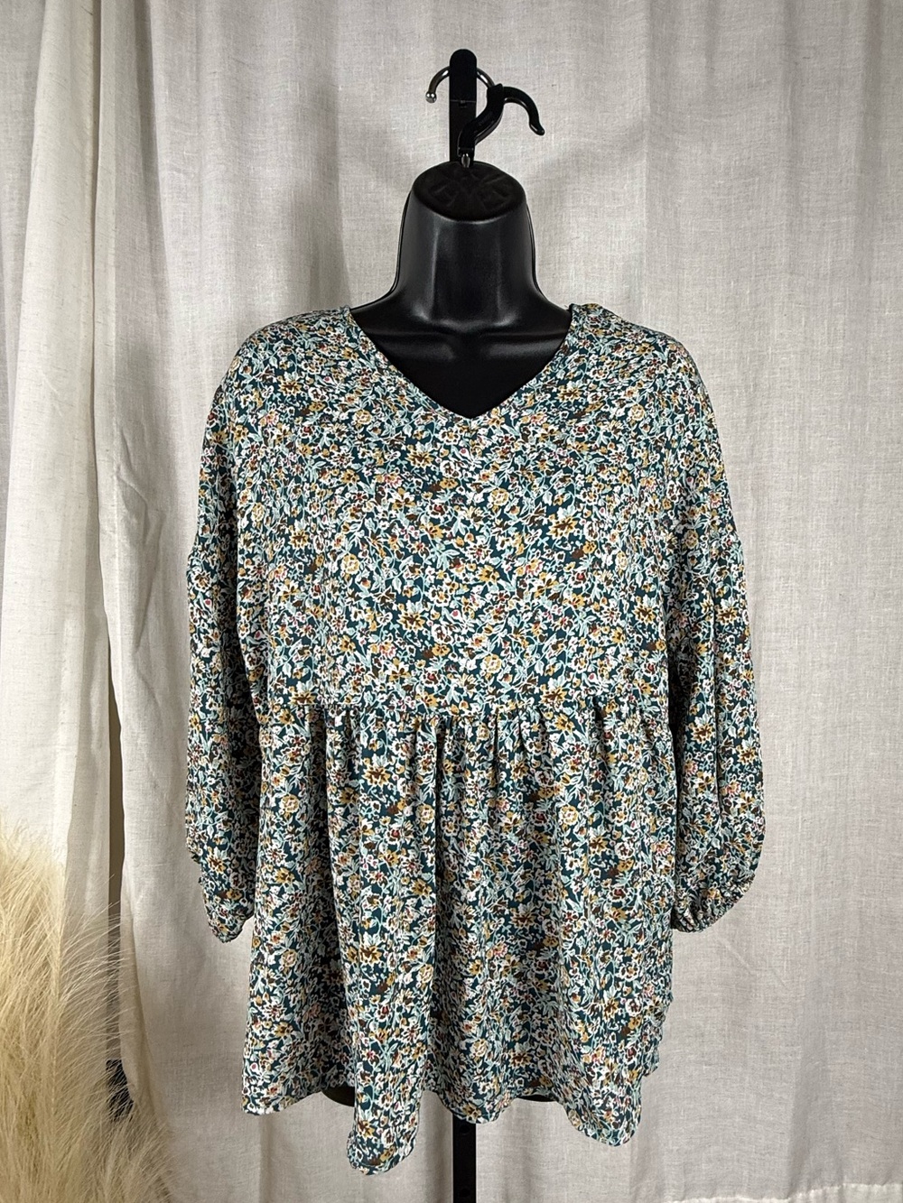 V-Neck Floral Peplum Tunic